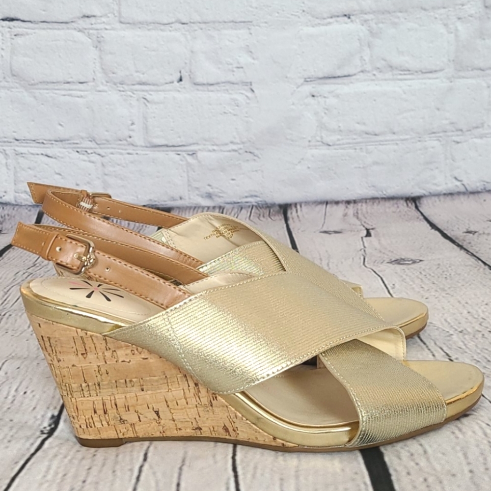 Isaac Mizrahi gold wedge sandals, 7.5W